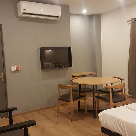 Treetop Inn Chennai Extérieur photo